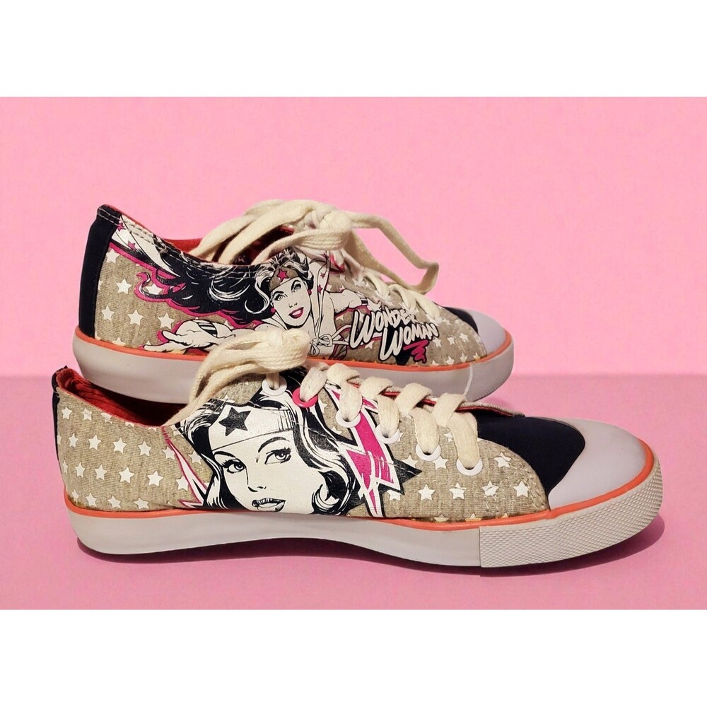 DC Comics Wonder Woman Low Top Sneakers Women's Size 8